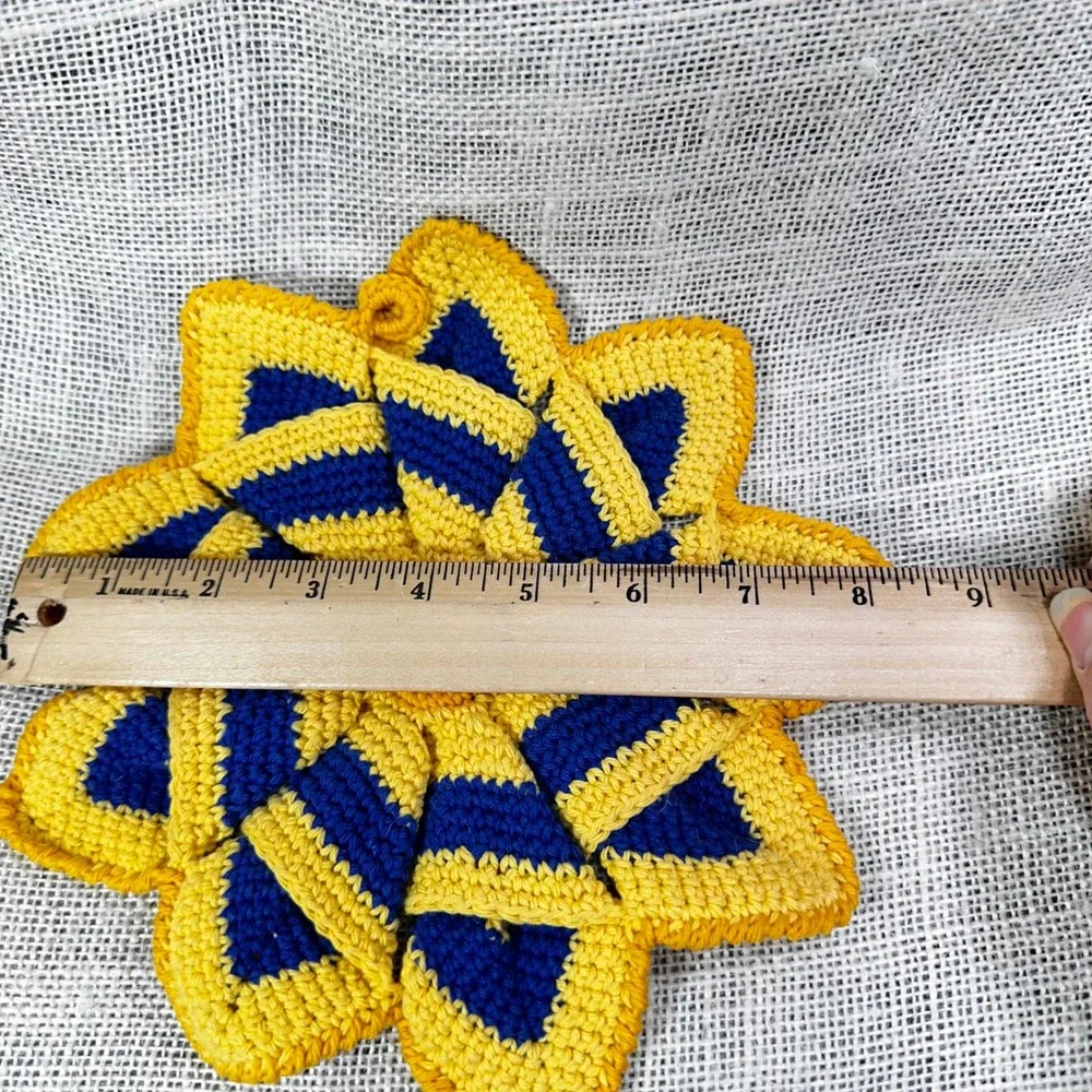 Vintage Handmade Crochet Potholders Set of 2 Yellow Navy‎ Blue Star Spiral 8.5